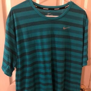 Green & black striped men’s Nike shirt 2X EUC